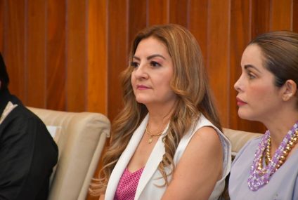 Dulce Rodríguez Ovando exhorta a mujeres a retomar su vida con responsabilidad