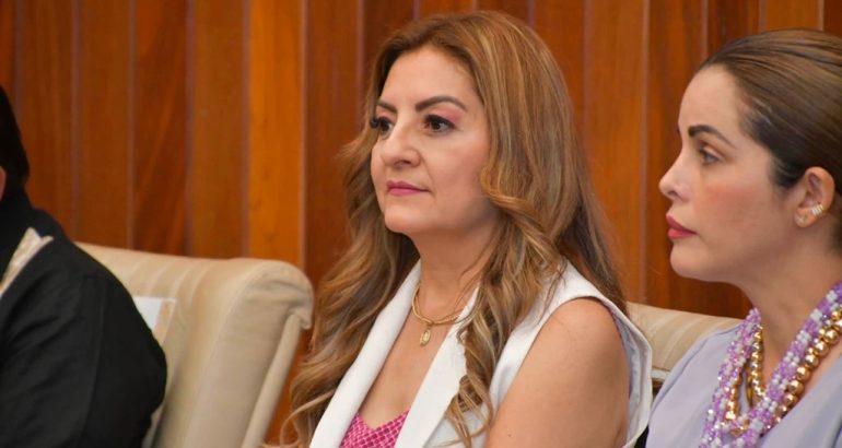 Dulce Rodríguez Ovando exhorta a mujeres a retomar su vida con responsabilidad