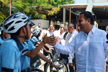 Con inversión en escuelas y apoyos a estudiantes, Eduardo Ramírez fortalece la educación en Chiapas Con inversión en escuelas y apoyos a estudiantes, Eduardo Ramírez fortalece la educación en Chiapas