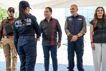 Eduardo Ramírez entrega incentivos a policías de Tuxtla Gutiérrez con Certificado Único Policial