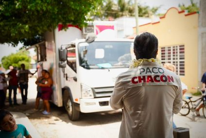 Paco Chacón lleva comedor móvil a Plan de Ayala