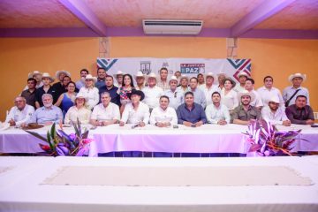 Juan Carlos Moreno Guillén escucha y atiende al sector productivo de Palenque