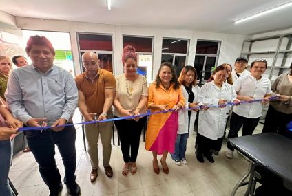 Inaugura rectora de UNICACH Fanny López Jiménez nuevo Laboratorio de Archivo en Facultad de Humanidades