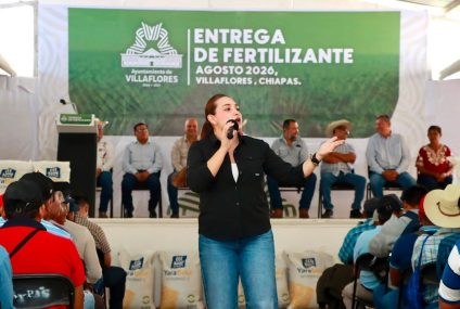 Valeria Rosales encabeza entrega de 12 mil bolsas de fertilizante a hombres del campo