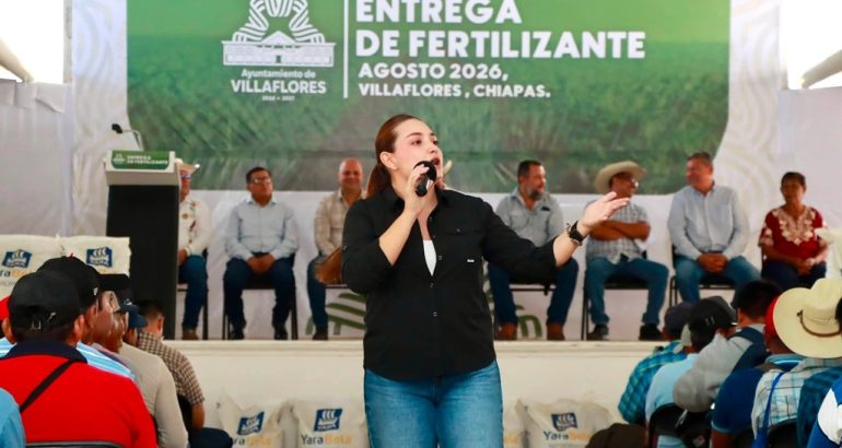 Valeria Rosales encabeza entrega de 12 mil bolsas de fertilizante a hombres del campo Valeria Rosales encabeza entrega de 12 mil bolsas de fertilizante a hombres del campo