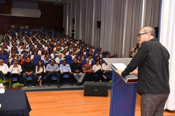 Recibe UNACH Acreditación Institucional de los CIEES Recibe UNACH Acreditación Institucional de los CIEES