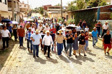 Angel Torres lleva justicia social al ejido El Jobo con el arranque de nueva pavimentación Angel Torres lleva justicia social al ejido El Jobo con el arranque de nueva pavimentación