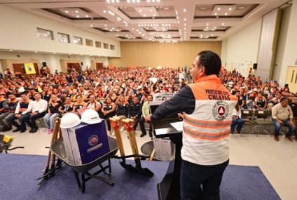 Eduardo Ramírez entrega equipamiento para reforzar la protección civil ante la temporada de lluvias en Tuxtla
