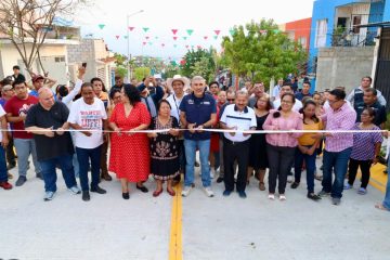 Calles Felices continúa beneficiando a más familias; inaugura Angel Torres una calle en Real del Bosque Calles Felices continúa beneficiando a más familias; inaugura Angel Torres una calle en Real del Bosque