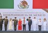 Eduardo Ramírez presencia el Desfile Militar acompañado por miles de chiapanecas y chiapanecos