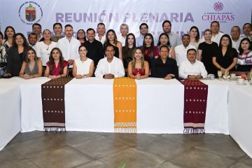 Analizan diputados y gobernador Eduardo Ramírez Aguilar diversos temas de la agenda pública