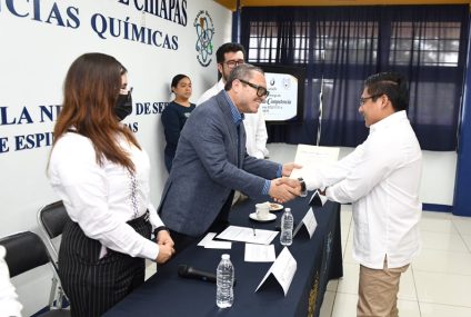 Fortalecen docentes de la UNACH sus competencias profesionales mediante certificaciones CONOCER