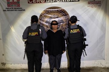 Detienen a funcionaria de la CEDH como presunta defraudadora: FGE Detienen a funcionaria de la CEDH como presunta defraudadora: FGE