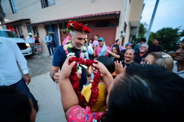 Angel Torres inaugura la calle Francisco Villa junto a las familias de Jardines del Pedregal