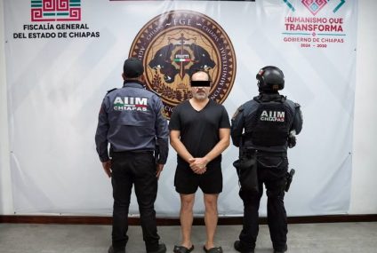 *FGE aprehende a exfuncionario de COBACH como presunto responsable de violencia familiar equiparada por hechos ocurridos en Tuxtla Gutiérrez*