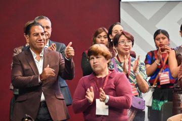 Eduardo Ramírez asiste a la celebración por los 15 años de Morena Eduardo Ramírez asiste a la celebración por los 15 años de Morena